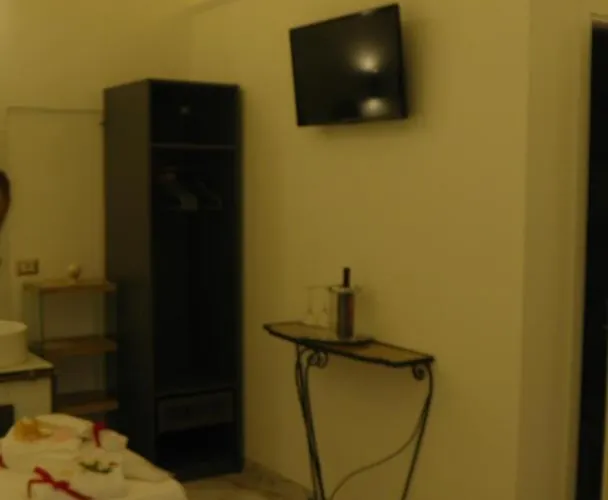 La Dimora Di Re Idomeneo Bed & Breakfast 4*